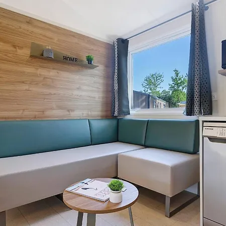 Mobilehome Evasion 52 *